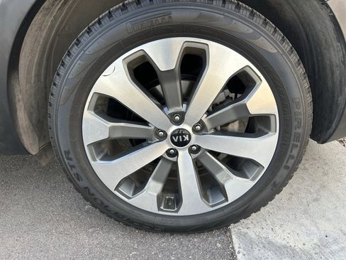 Used 2021 Kia Telluride EX w/ EX Premium Package image 9