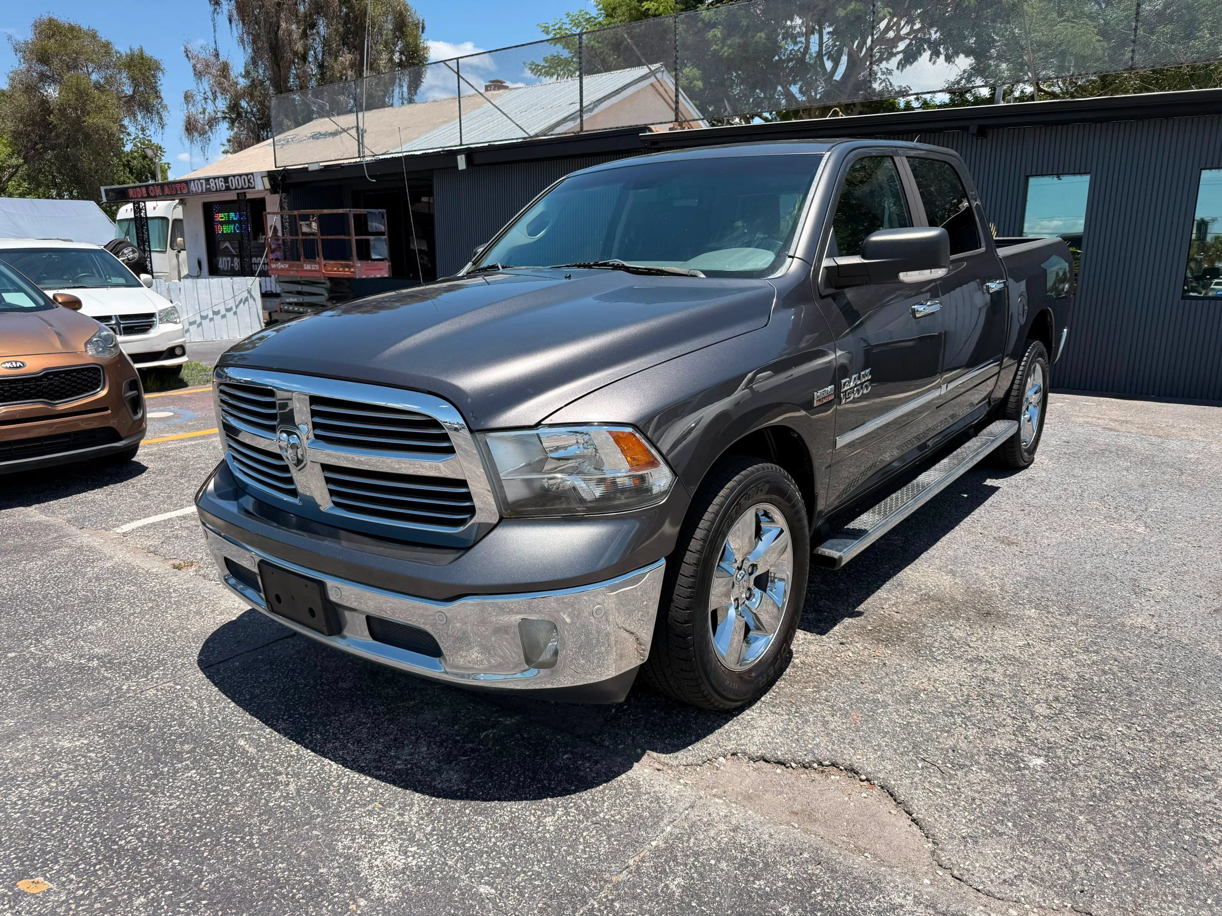 Used 2015 RAM 1500 Lone Star RWD image 1