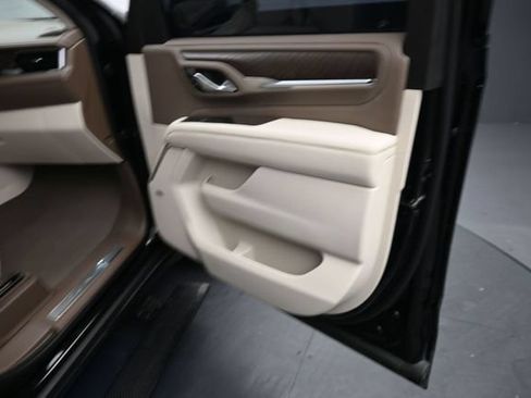 Used 2024 GMC Yukon Denali w/ Advanced Technology Package AWD/4WD image 34
