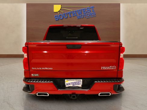 Used 2023 Chevrolet Silverado 1500 High Country w/ Z71 Off-Road Package image 3
