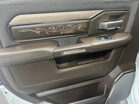 Used 2025 RAM 3500 Longhorn image 26