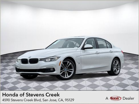 Used 2017 BMW 330e image 1