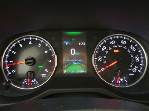 Used 2021 Toyota RAV4 XLE Premium image 24