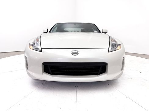 Used 2015 Nissan 370Z Touring RWD image 11