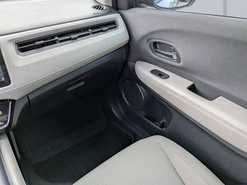 Used 2022 Honda HR-V EX image 16