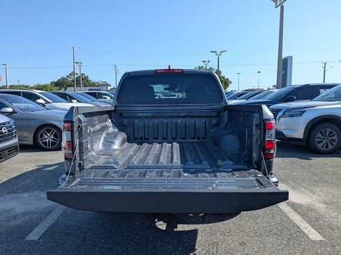 Used 2022 Nissan Frontier SV RWD image 11