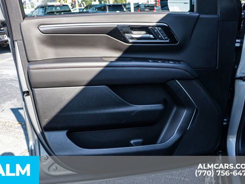 Used 2025 Chevrolet Suburban RST image 54