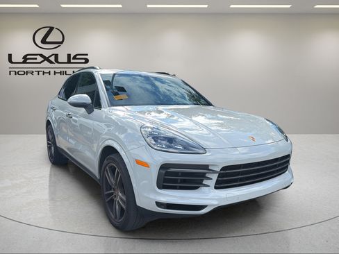 Used 2022 Porsche Cayenne Platinum Edition AWD/4WD image 4