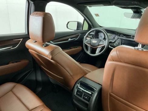 Used 2022 Cadillac XT5 Premium Luxury w/ Technology Package AWD/4WD image 33