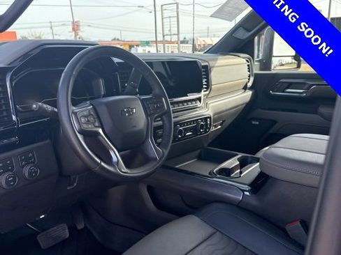 Used 2024 Chevrolet Silverado 2500 ZR2 w/ Technology Package image 11