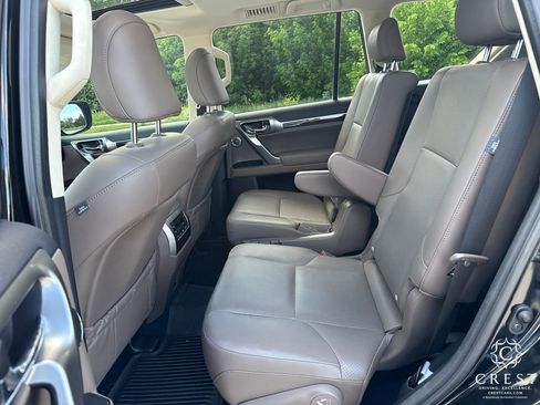 Used 2023 Lexus GX 460 Luxury w/ Sport Design Package image 24