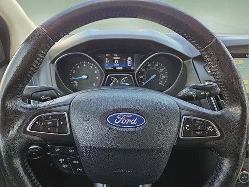 Used 2017 Ford Focus Titanium image 24