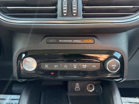 Used 2024 Ford Escape Platinum AWD/4WD image 23