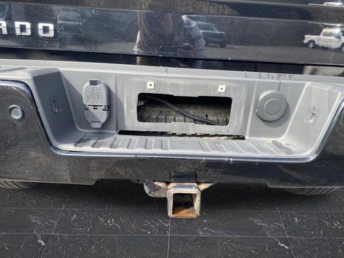 Used 2017 Chevrolet Silverado 1500 LT w/ Midnight Edition image 34