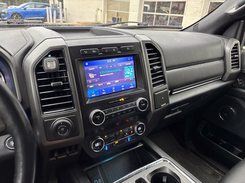 Used 2020 Ford Expedition XLT w/ Equipment Group 202A AWD/4WD image 10