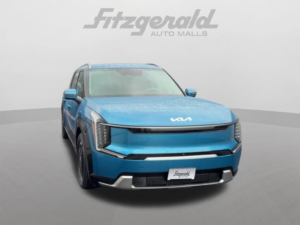 Used 2024 Kia EV9 Land AWD/4WD image 2