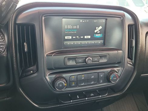 Used 2018 Chevrolet Silverado 1500 Custom w/ Custom Value Package RWD image 26