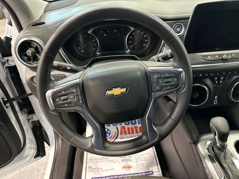 Used 2025 Chevrolet Blazer LT image 17