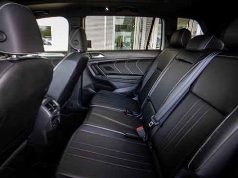 Certified 2023 Volkswagen Tiguan SE R-Line FWD image 24