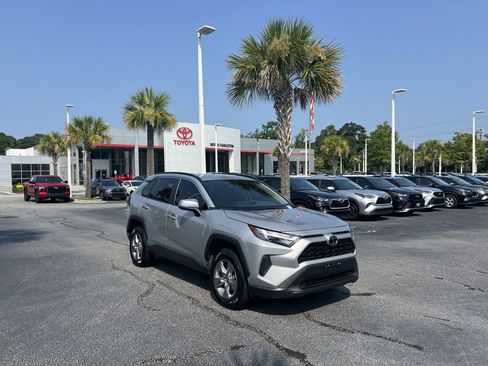 Used 2025 Toyota RAV4 XLE FWD image 2