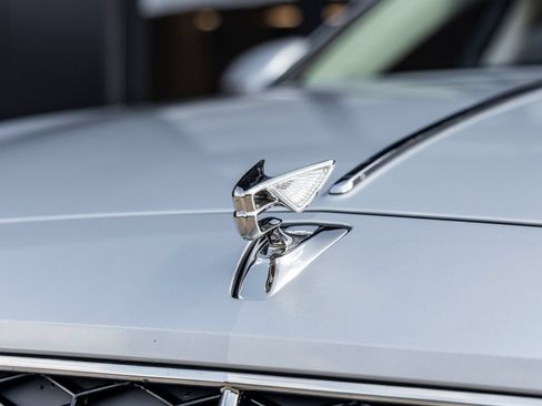 Used 2026 Bentley Flying Spur Plug-In Hybrid AWD/4WD image 18