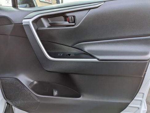Used 2025 Toyota RAV4 LE image 32