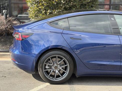 Used 2021 Tesla Model 3 Standard Range Plus image 22