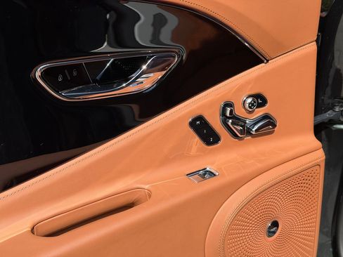 Used 2023 Bentley Flying Spur Azure AWD/4WD image 35