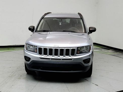 Used 2017 Jeep Compass Sport w/ Power Value Group FWD image 2