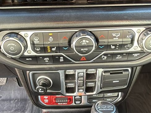 Used 2024 Jeep Wrangler Unlimited Rubicon 392 image 24