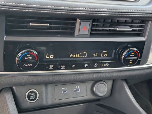 Certified 2023 Nissan Rogue SV image 17