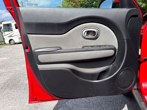 Used 2019 Kia Soul FWD image 28