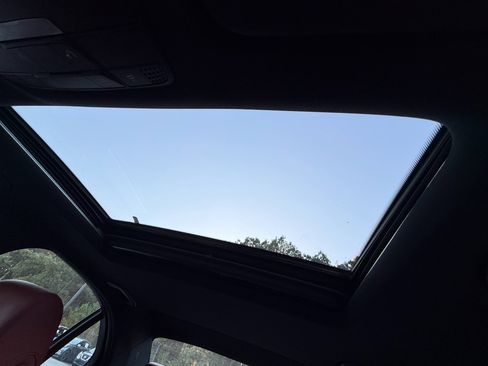 Used 2018 Mercedes-Benz C 300 Sedan image 27