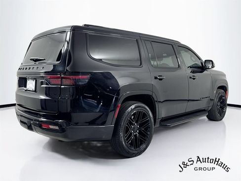 Used 2023 Jeep Wagoneer Series II AWD/4WD image 7