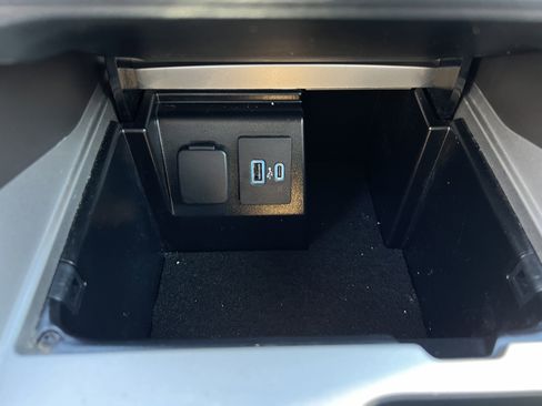 Used 2023 Ford Explorer Platinum w/ Technology Package image 26