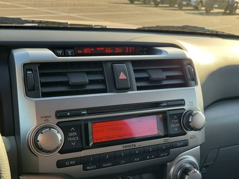 Used 2011 Toyota 4Runner SR5 image 28