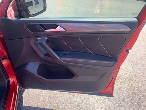 Used 2022 Volkswagen Tiguan SE image 21