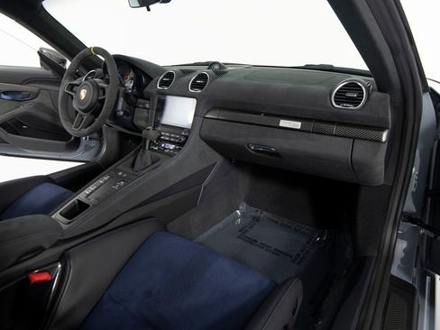 Certified 2024 Porsche 718 Cayman GT4 RS image 33