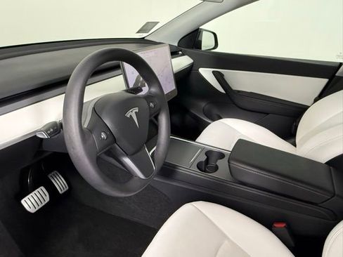 Used 2021 Tesla Model Y Performance AWD/4WD image 19