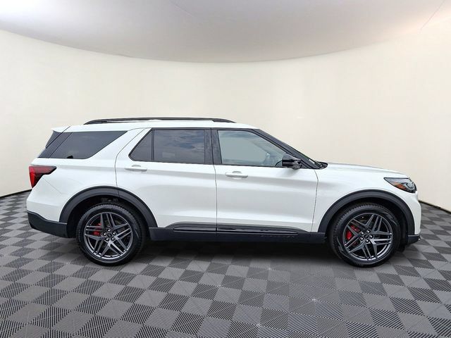Certified 2025 Ford Explorer ST AWD/4WD image 8
