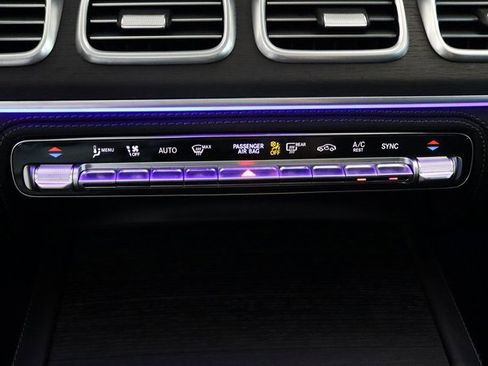 Used 2024 Mercedes-Benz GLE 450 4MATIC w/ AMG Line Exterior image 29