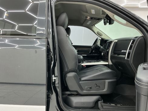Used 2016 RAM 1500 Laramie w/ Convenience Group AWD/4WD image 17