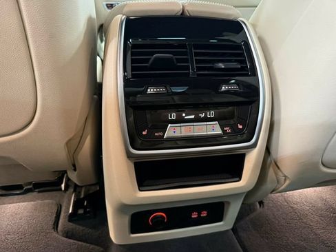 Used 2021 BMW X7 xDrive40i w/ Premium Package AWD/4WD image 24