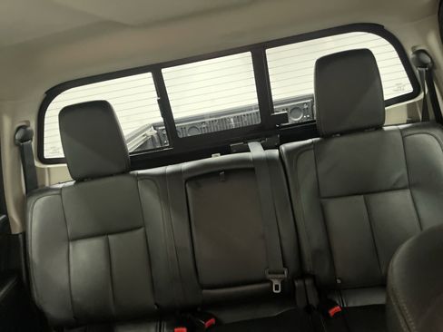 Used 2016 Nissan Titan SL image 11