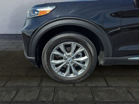 Used 2023 Ford Explorer XLT w/ Equipment Group 202A AWD/4WD image 26