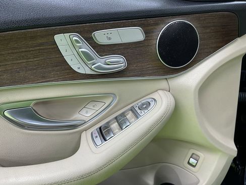 Used 2019 Mercedes-Benz C 300 4MATIC Sedan image 16