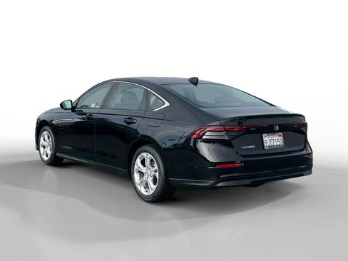 Certified 2023 Honda Accord LX image 3