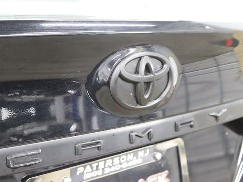 Used 2022 Toyota Camry XLE AWD/4WD image 7