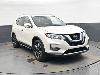 Used 2018 Nissan Rogue SL w/ Premium Package