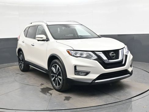 Used 2018 Nissan Rogue SL w/ Premium Package image 1